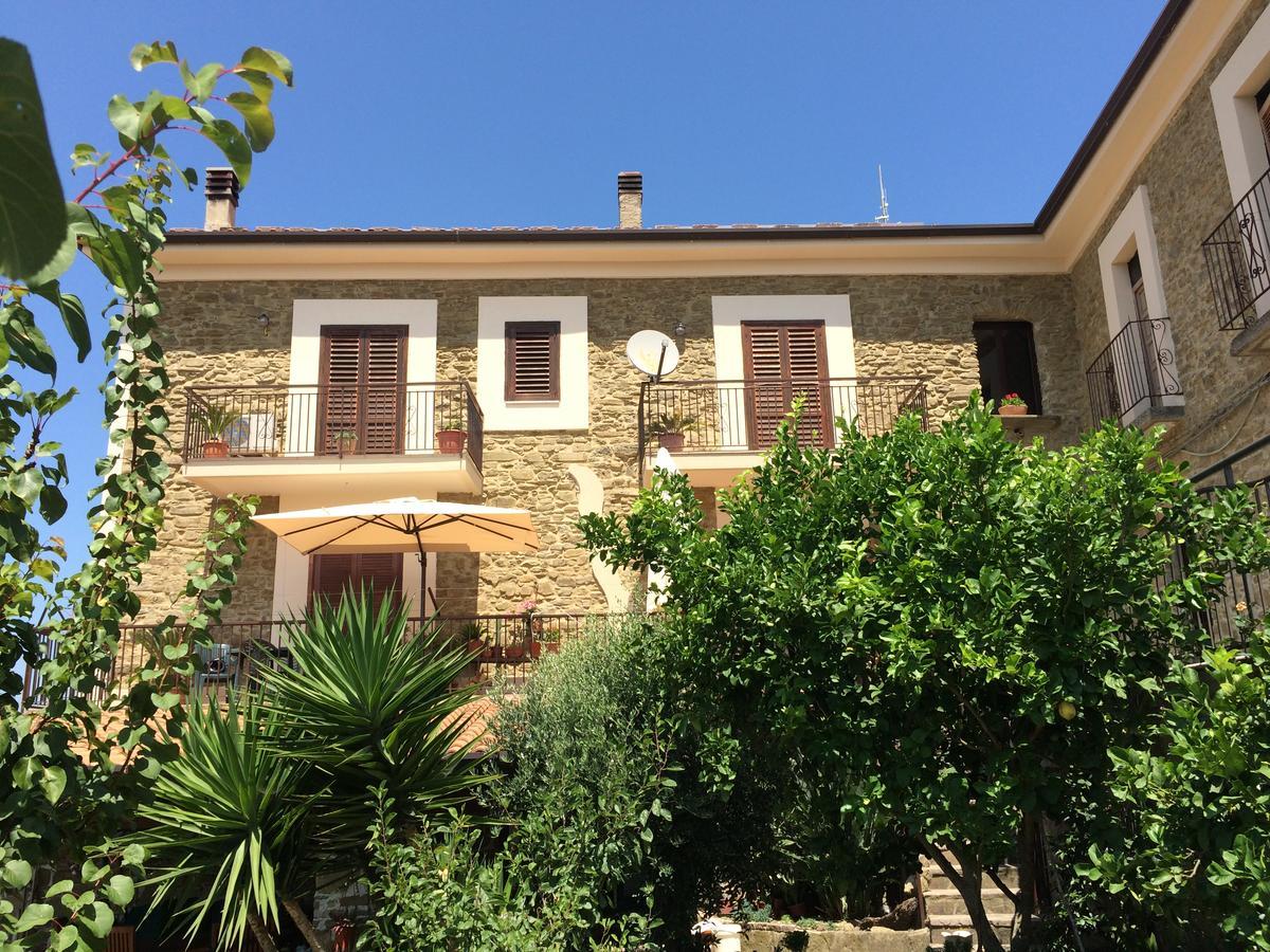 Pozzo Medievale Prignano Cilento Luaran gambar
